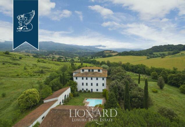 19 bedroom villa for sale in Tuscany Arezzo Terranuova