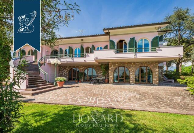 4 bedroom villa for sale in Tuscany, Florence, Italy