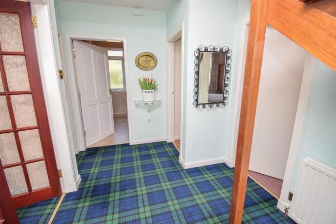ENTRANCE HALL-2.jpg