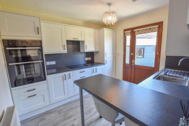 KITCHEN-BREAKFAST ROOM-2 EDIT.jpg