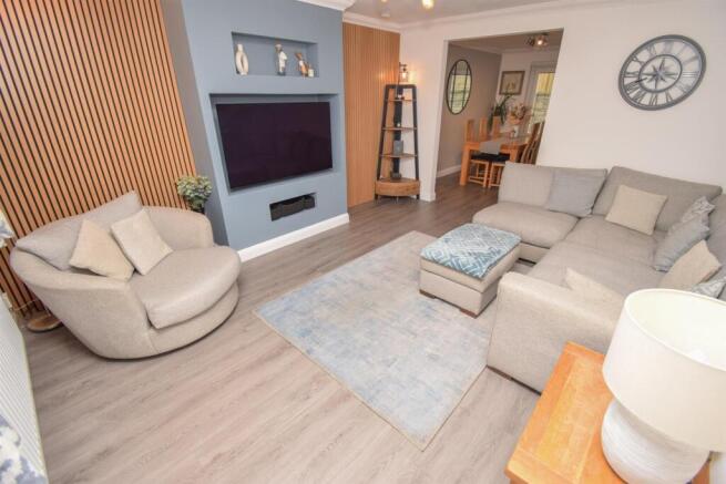 LOUNGE-2.jpg
