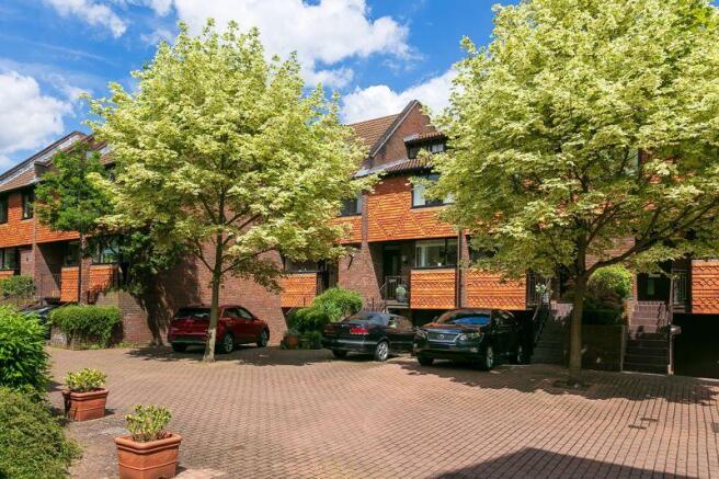 Mallard Place, Strawberry Hill