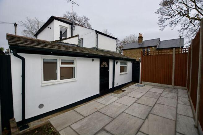 Garden Flat, Green Lane, Addlestone