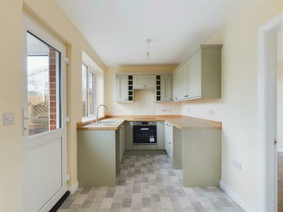 KITCHEN/DINING ROOM