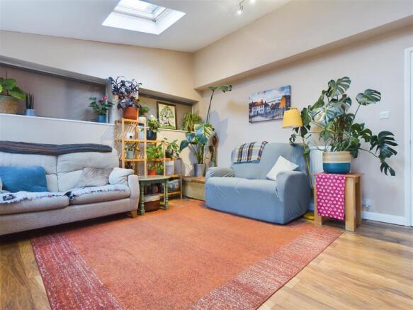 GARDEN ROOM