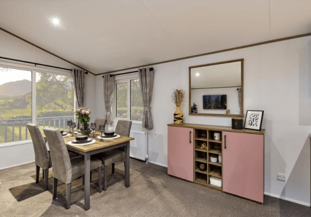 OPEN PLAN LIVING KITCHEN AREA
