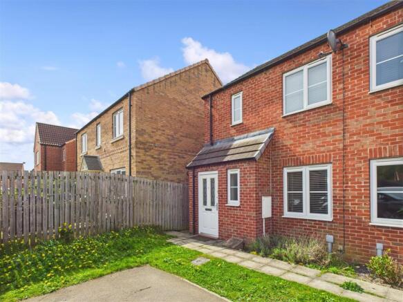 9 CAMEILLA CLOSE