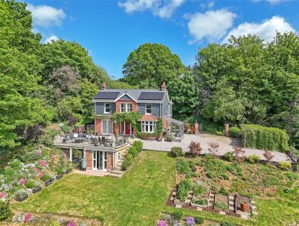 Mount Crescent, Benfleet, Essex, SS7