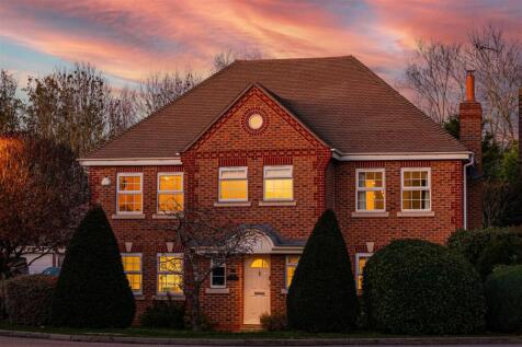 Swift Close, Grange Park, Northampton