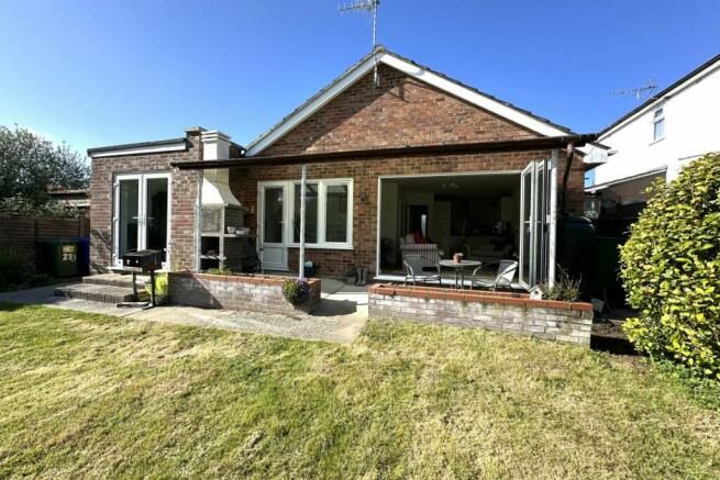 Beautiful Detached Bungalow For Rent