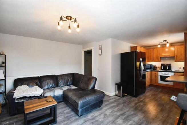 Open plan lounge / dining area / kitchen
