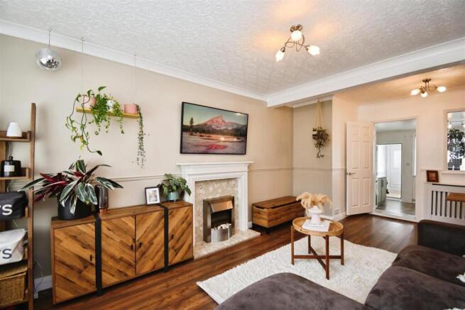 Lounge / dining room