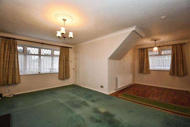 Open plan lounge / dining room