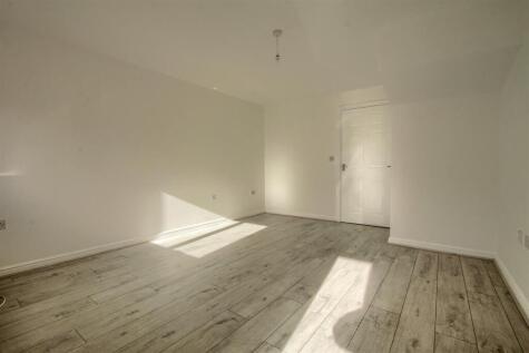 Greensforge Drive, Ingleby Barwick