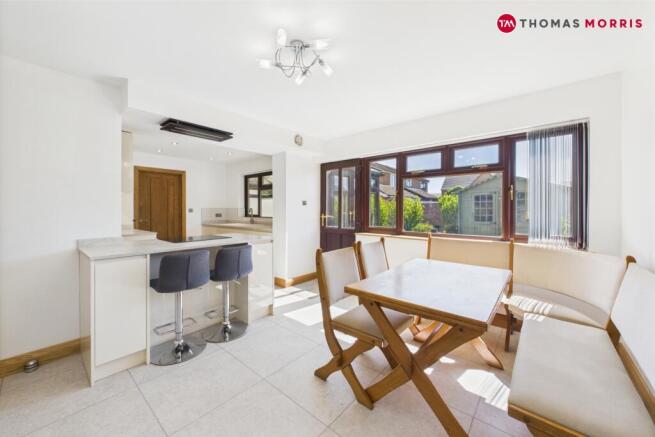 Kitchen Dining Area