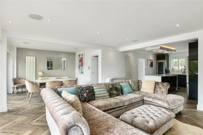 Sitting/Dining Room