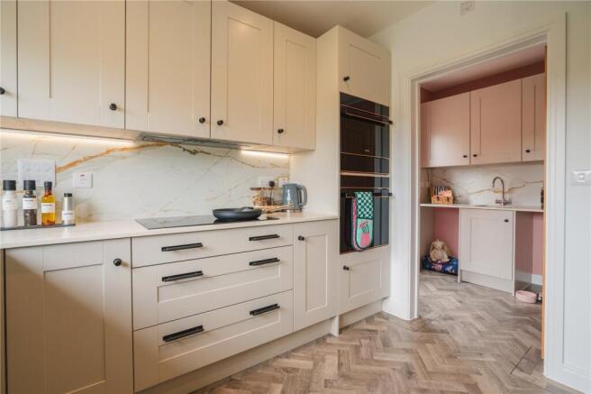 Ivy Housse - Kitchen