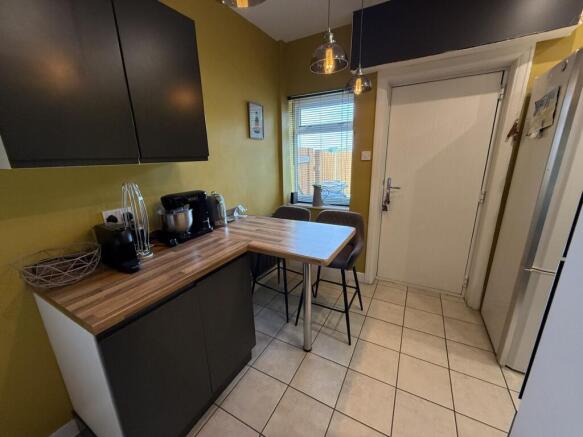 BREAKFAST KITCHEN