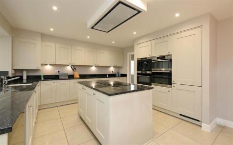 Sutton Crescent, Barton under Needwood, DE13