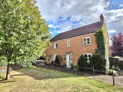 Lady Somerset Drive, Ledbury, HR8