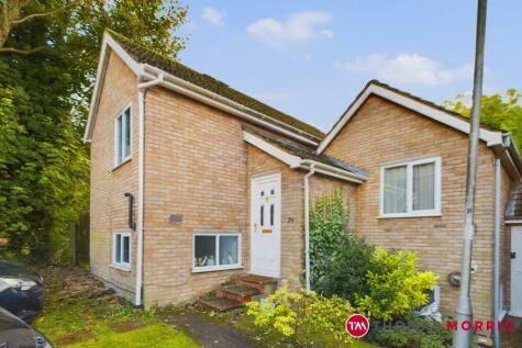 Royston - 2 bedroom semi-detached house for sale
