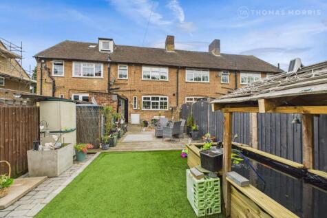 Cambridge Crescent, Bassingbourn, Royston, Cambridgeshire, SG8