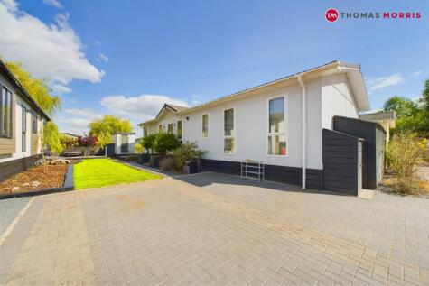 Crystal Lakes, Fenstanton, Huntingdon, Cambridgeshire, PE28