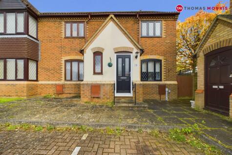 St Neots - 2 bedroom end of terrace house for sale
