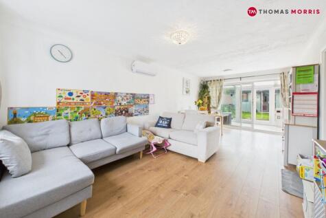 Longfellow Place, Eaton Ford, St. Neots, Cambridgeshire, PE19