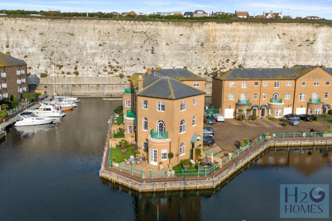Trafalgar Drone-0...