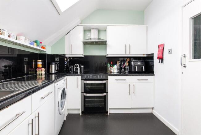 Kitchen_2.jpg
