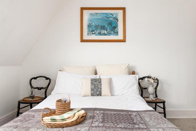 Bedroom1_3.jpg