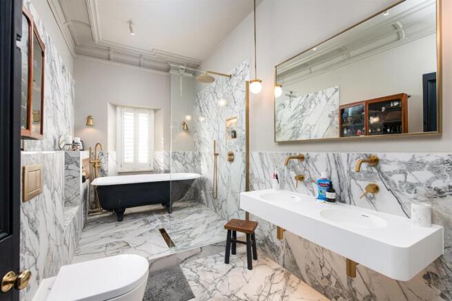 Bathroom_1.jpg