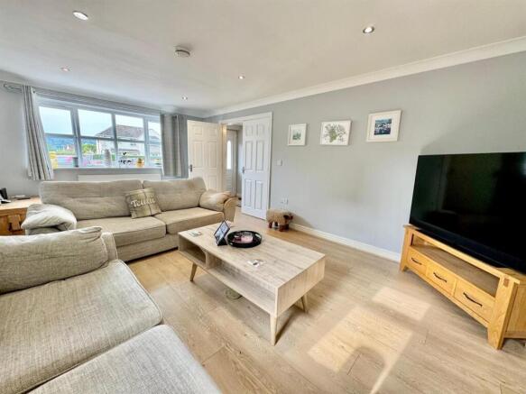 PHOTO-2025-08-12-11-41-08 (3).jpg