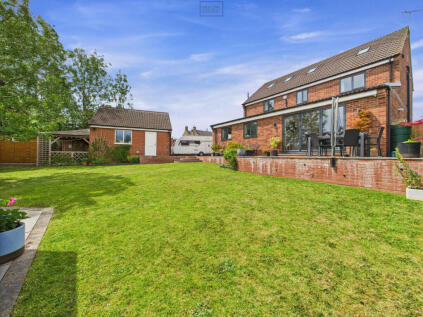 Langer Lane, Wingerworth, S42