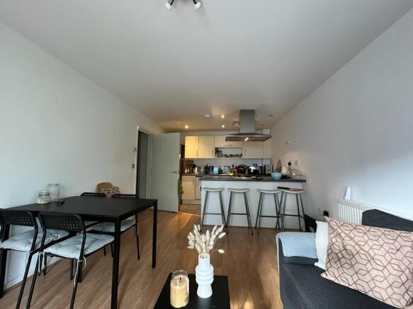 2 BEDROOM APARTMENT