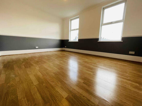 1 BEDROOM FLAT