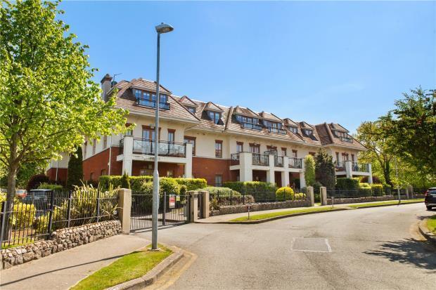 18 Cairnbrook Manor