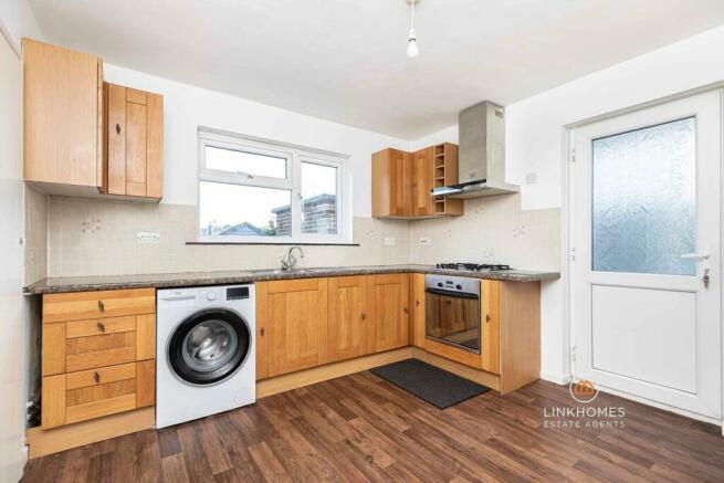 3 Bedroom Semi-detached House For Sale In Fleets Lane, Poole, BH15