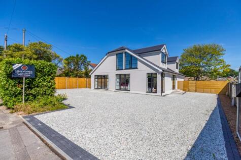 Beacon Road, Broadstone, BH18