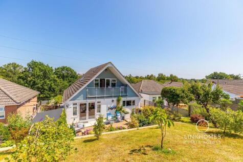 St Brelades Avenue, Poole, BH12