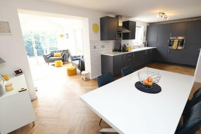 Kitchen/Dining Area