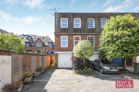 Queen Close, RG9 1BP