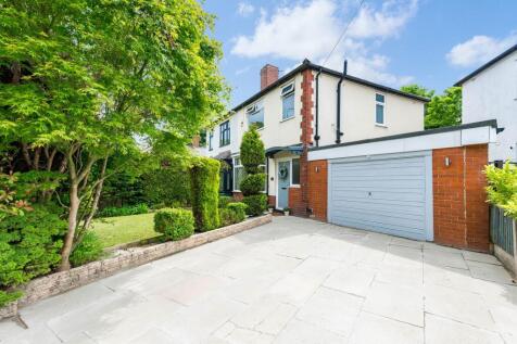 Belmont Road, Bolton, BL1 | Spacious Family Home with South-Facing Garden & Open-Plan Living