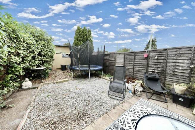 186 Welwyn - Garden edit.jpg