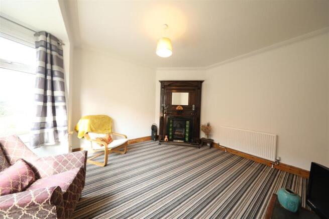 Living Room 1.jpg
