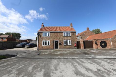 Main Road, Camerton, Hull