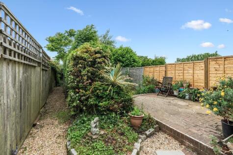 Alfriston Road, Seaford, East Sussex, BN25 3QD