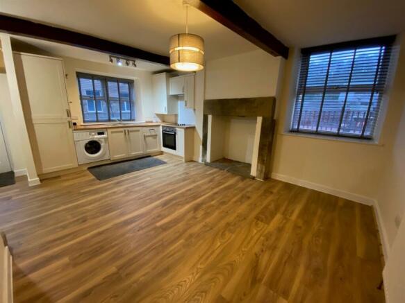 KITCHEN 1.jpg