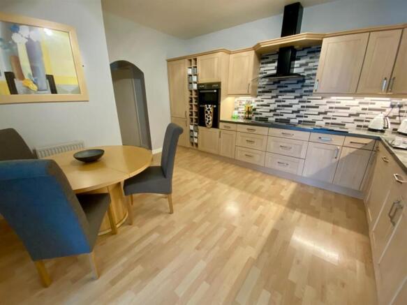 dining kitchen.jpg